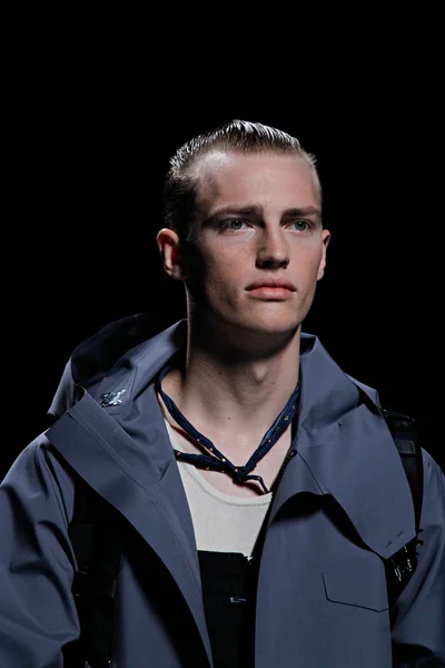Look 14